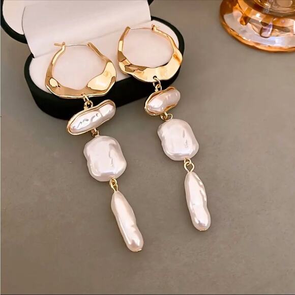 NEW NORDSTROM 18kt Gold Plated Pearl Bead Vintage Drop Hoop Earrings Jewelry - Picture 1 of 16